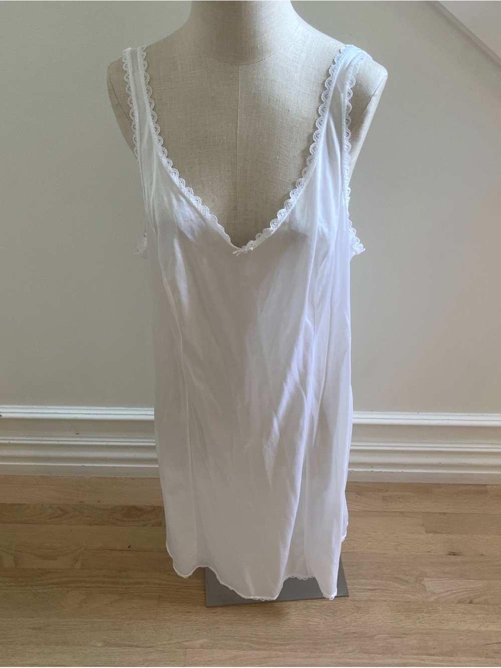 Vintage Sears White Full Slip Lace Trim V-Neck Cottagecore Size 3/7 Small/Medium